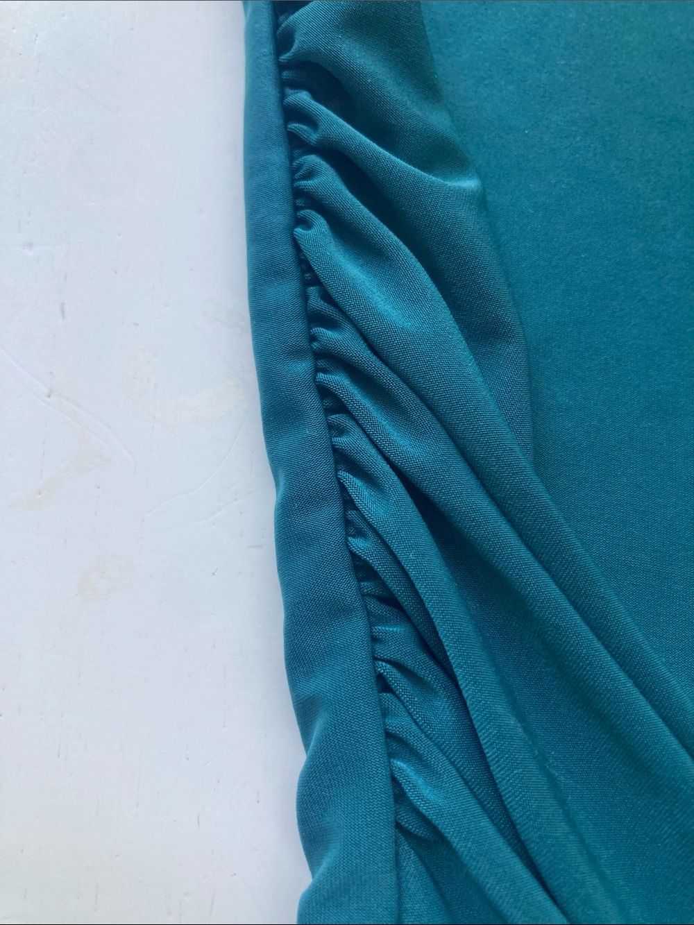 Tilly's Forest Green Short Sleeve Scoop Neck Top with Side Ruching - Picture 4 of 9